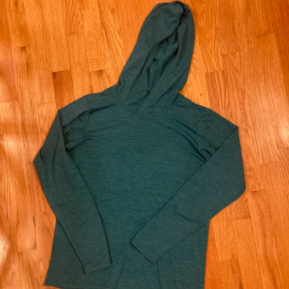 W's Patagonia Teal Sun Shirt Hoodie - Picture 5 of 5